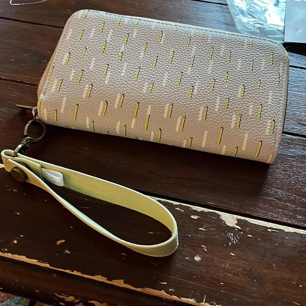 Brand New Thirty-One All about the Benjamin’s Wallet with brand new wrist strap